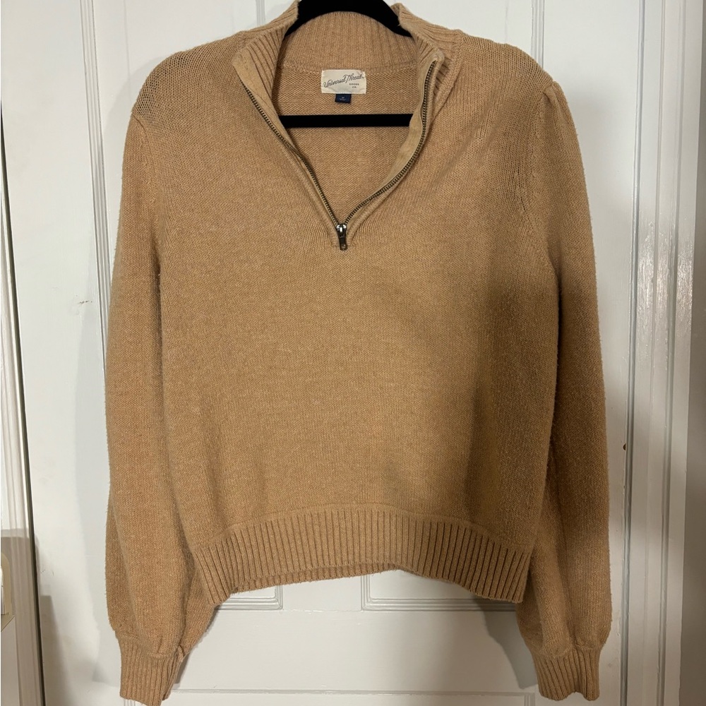 Universal thread, size medium, khaki color, quarter zip sweater